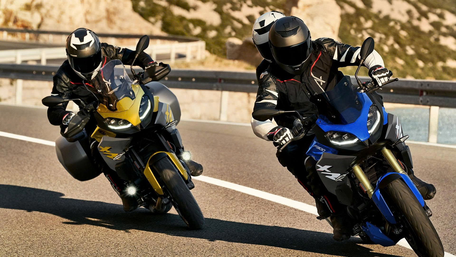 BMW F 900 XR: Nguồn Adrenaline Vô Tận Cho Mọi Cung Đường