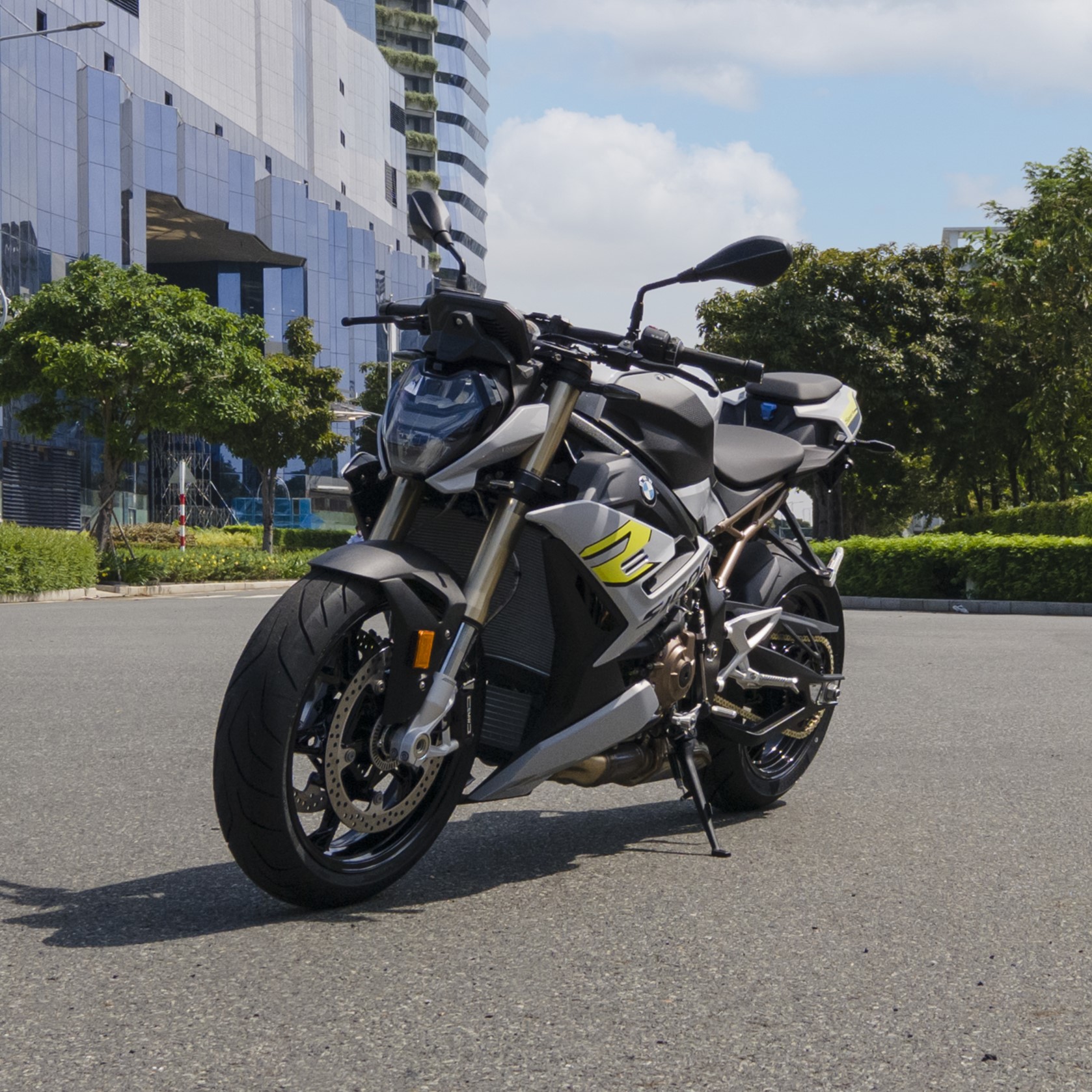 SỞ HỮU BMW S 1000 R - MẪU ROADSTER VỚI THIẾT KẾ VÀ HIỆU NĂNG ĐỈNH CAO