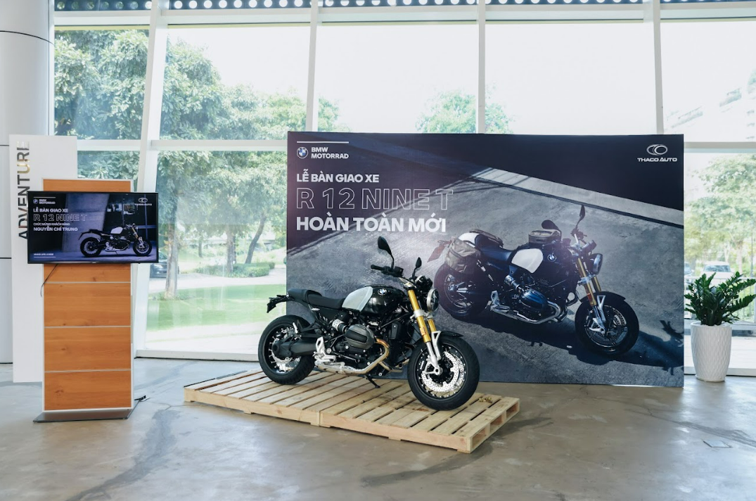 CHÍNH THỨC CÔNG BỐ GIÁ BÁN ƯU ĐÃI CHO MẪU XE R 12 NINE T TỪ 699 TRIỆU ĐỒNG
