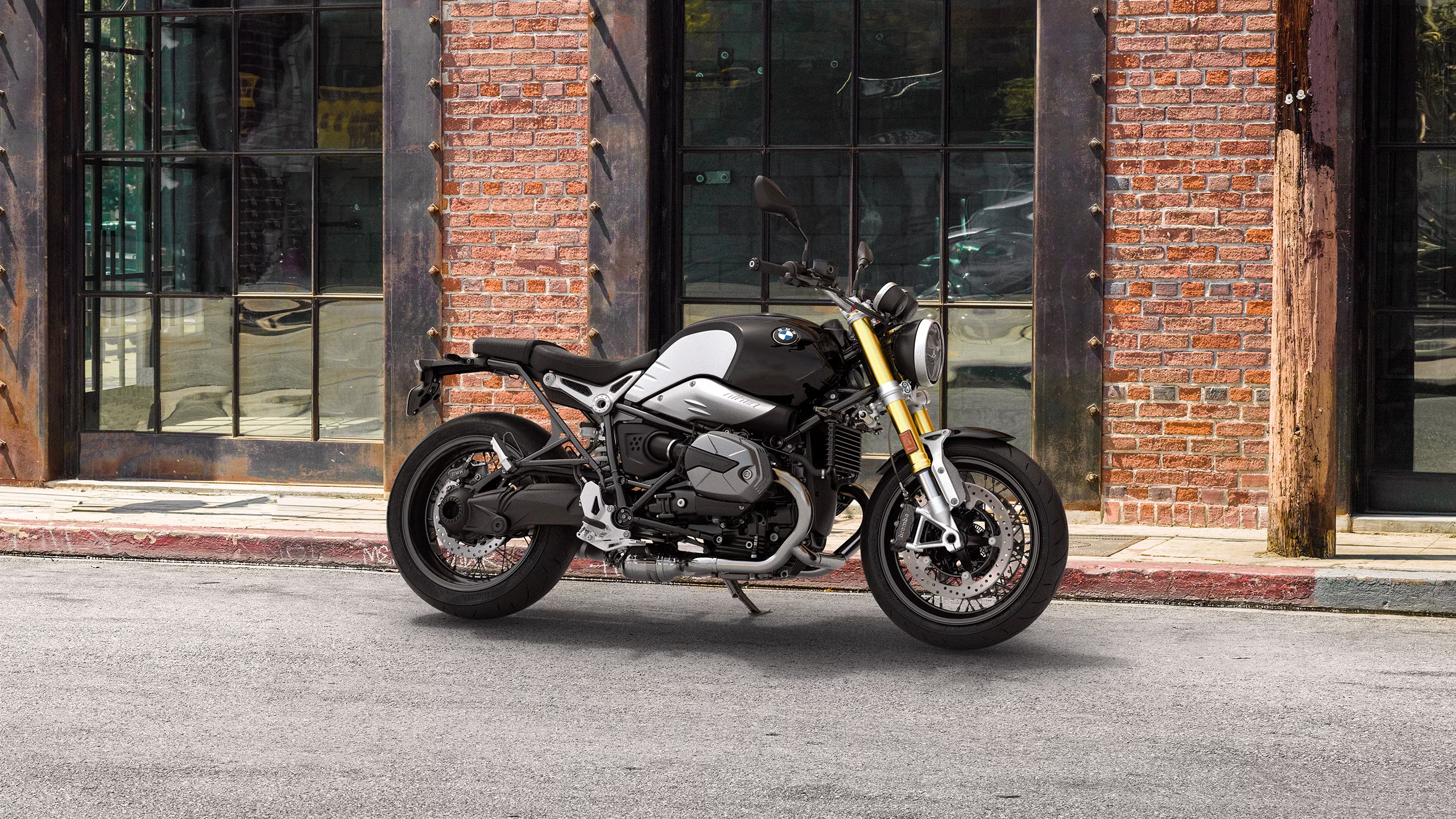 CƠ HỘI CUỐI CÙNG ĐỂ SỞ HỮU HUYỀN THOẠI BMW R NINE T CLASSIC VỚI ƯU ĐÃI LÊN ĐẾN 60 TRIỆU ĐỒNG !